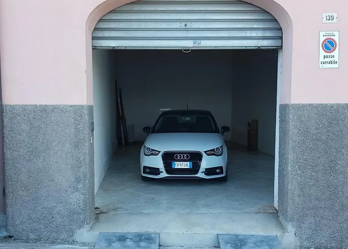 Albero Maestro On Bussana Seaside * Sanremo