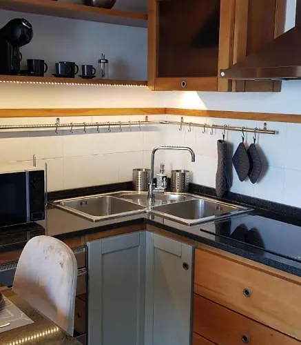 Albero Maestro On Bussana Seaside Apartment