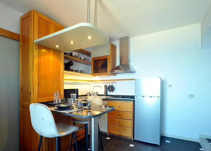 Albero Maestro On Bussana Seaside Apartment *