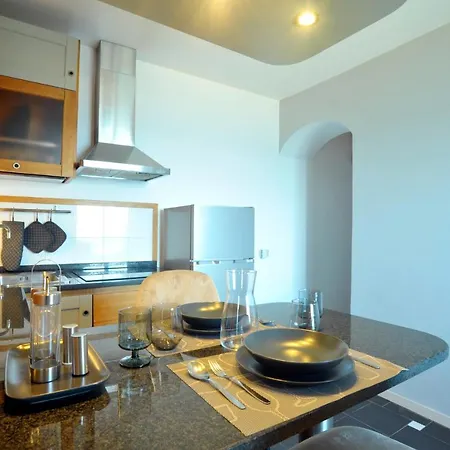 Albero Maestro On Bussana Seaside *